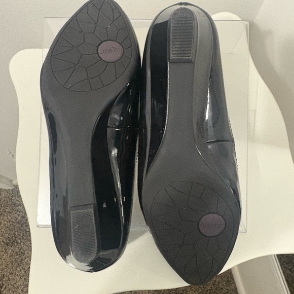 Me Too Black Heels Classic Design - Picture 5 of 7